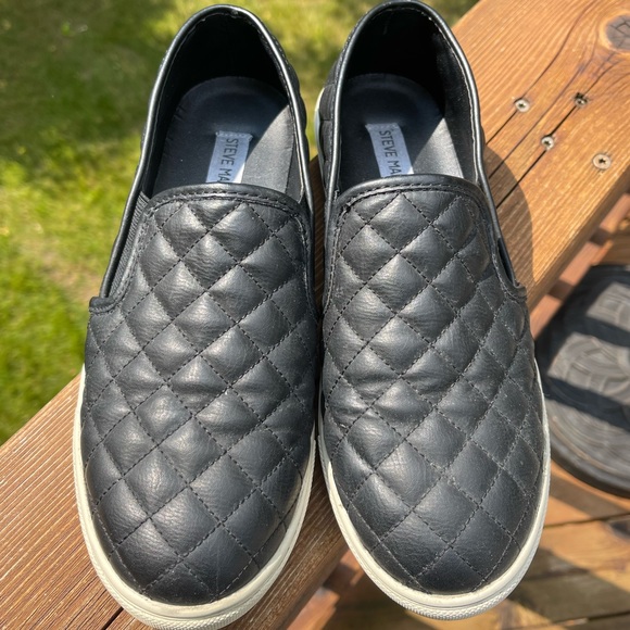 Ecentrcq Black Women’s Steve Madden Sneakers - Picture 3 of 7